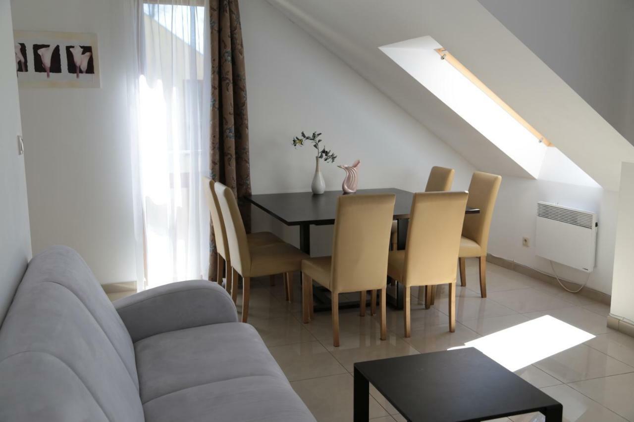 Apartament Ams A12 Apartment Ревал Екстериор снимка